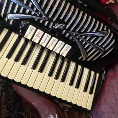 Sonola Piano Accordion 55s 41/120 w Case and Straps - Black image 3