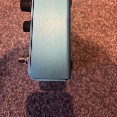 MINT CONDITION, BARELY USED Strymon Blue Sky Reverberator V1 2010 - 2022 - Blue image 3