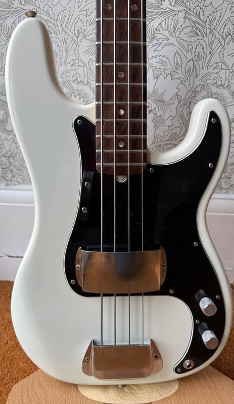 Fender Precision Bass, 72/74, Olympic White, ('A') profile neck, Original HSC, Free Worldwide Shipping ! - Excellent