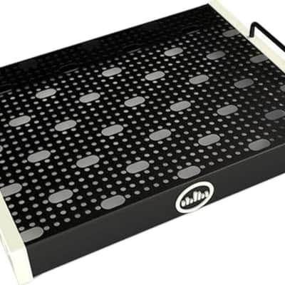 Temple Audio DUO 17 Pedalboard, 17" x 12.5", Vintage White image 4