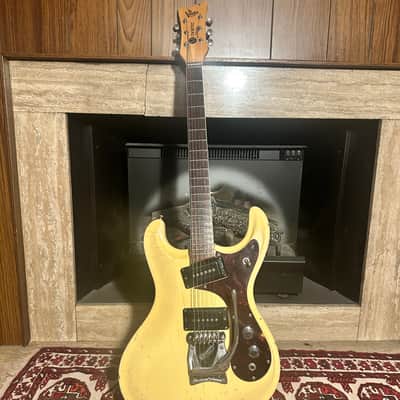 Mosrite Ventures 1965 - Pearl image 1