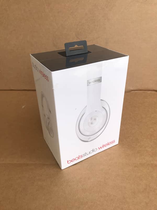 Beats by Dre Studio 2 Wireless B0501 - New Sealed 2017 Gloss White image 1