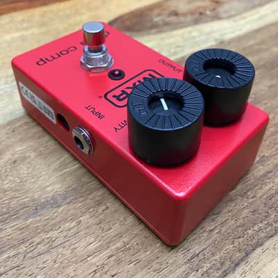 MXR M102 Dyna Comp 1995 - Present - Red image 3