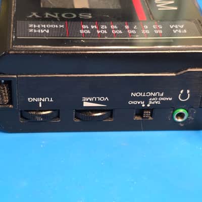 Sony WM-F17 Walkman Cassette Player / Radio – Working – Read Description – As-Is image 4