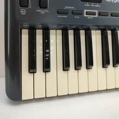 M-Audio Oxygen 49 MKIII MIDI Keyboard Controller 2014 - 2016 - Blue image 2