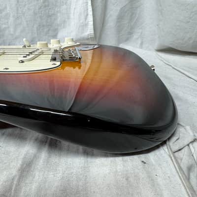 Fender American Standard Stratocaster Guitar 2008 - 3-Color Sunburst / Rosewood fingerboard image 18