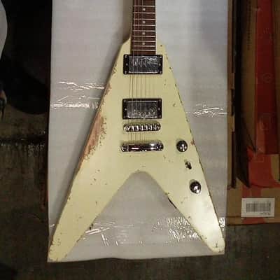 Kgd Flying V Relic 2025ish - Semi gloss white image 1