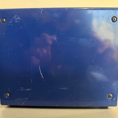 Radial Workhorse Cube 3-Slot Powered 500 Series Frame 2010s - Blue image 2