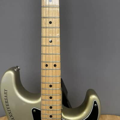 Fender 1979 anniversery Stratocaster image 3