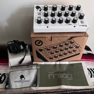 Moog Minitaur Limited Edition White mint condition with box. image 8