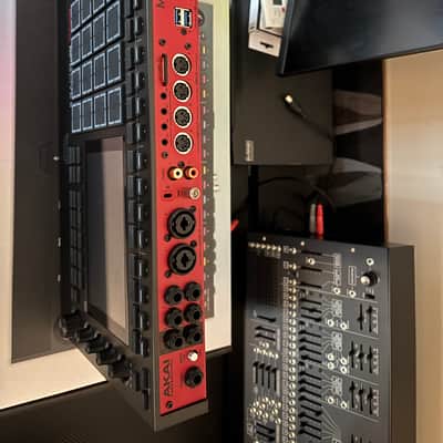 Akai MPC Live III Standalone Sampler / Sequencer 2025 - Present - Black image 3