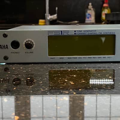 Buy used Yamaha FS1R FM Tone Generator 1998 - Silver