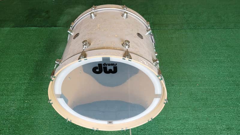 DW Performance Series 18x24" Bass Drum 2010 - Present - White Marine image 1