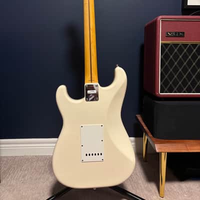 Fender JV Modified '60s Stratocaster 2022 - Present Olympic White w/ Hardshell case image 3