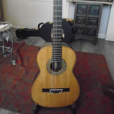 Viuda De Santos Hernandez Guitarrería labeled guitar image 4