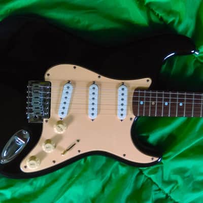 Fender Squier Stratocaster 2000 Special Edition Guitar (CAE serial number) Black image 1