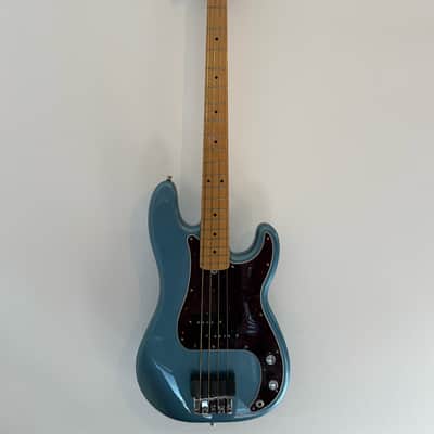Fender Player Precision Bass with Maple Fretboard 2018 - 2024 - Tidepool image 1