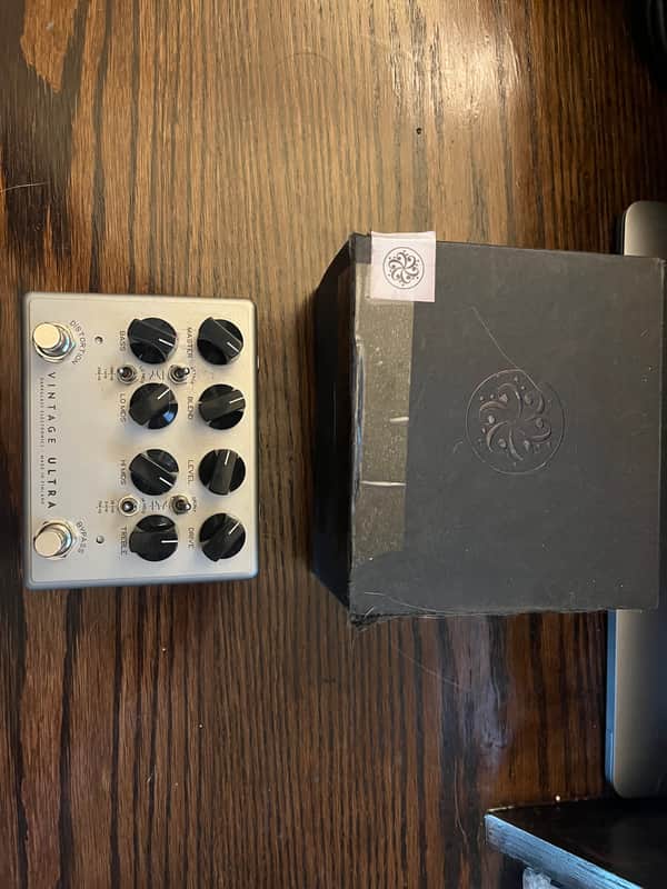 Darkglass Electronics Vintage Ultra v2 with Aux Input 2019 - Present - Silver image 1
