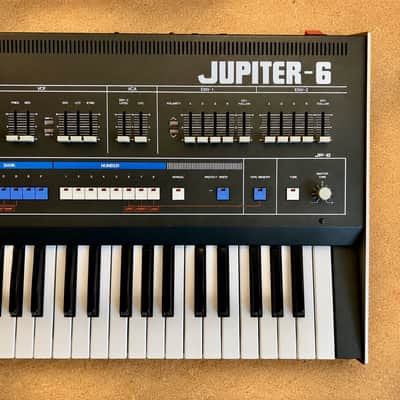 Roland Jupiter 6 61-Key Synthesizer – Mint – Professionnaly Serviced – Original Box – Warranty image 4