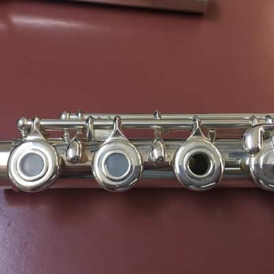 Vintage 1963 W.S Haynes Handmade Solid Silver Flute, New Pads, with 14K Gold Lip; with Case image 11