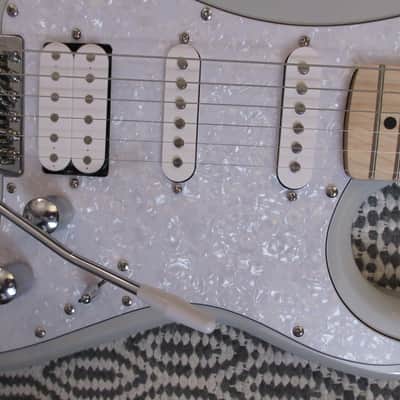 ~Cashified~ Kramer Strat-Style Pewter Rock 'n' Roller image 3