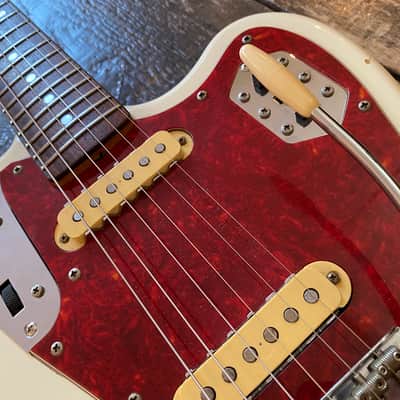 Fender Japan Early 1993 FujiGen-Buiilt Jaguar 1966 Reissue MIJ N-Serial 1993-94 Olympic White image 8