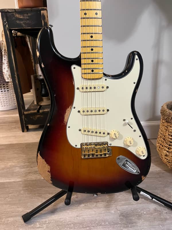 Fender Highway One Stratocaster with Maple Fretboard 2006 - 2011 - 3-Color Sunburst image 1