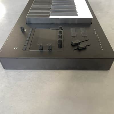 Expressive E Osmose 49-Key 24-Voice Polyphonic Synthesizer 2022 - Present - Black image 12