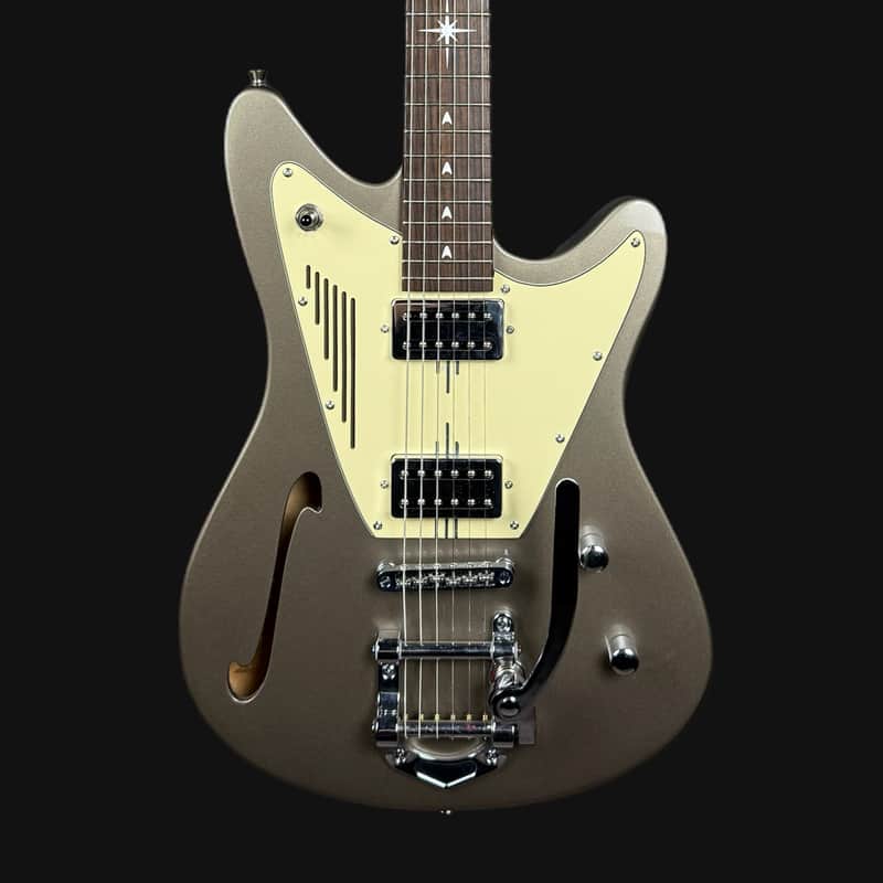 Magneto Starlux Electric Guitar SL-4300 w/ Gigbag image 1