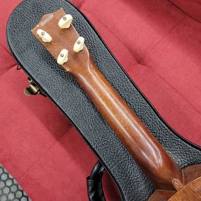 Aloha Royal Soprano Ukulele with Case - Mahogany image 16