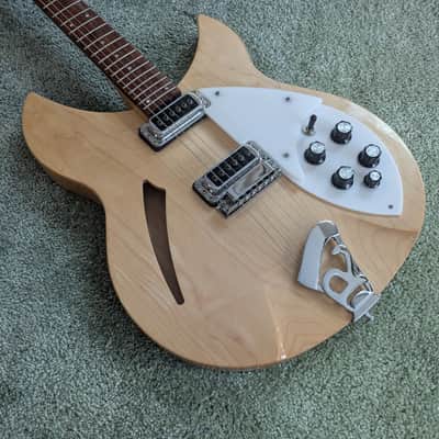 Rickenbacker 330 (2008) - Mapleglo image 3