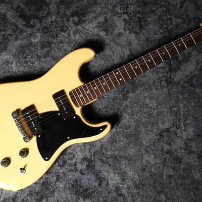 Yamaha Shouter SH-01 strat white with matching headstock | Reverb