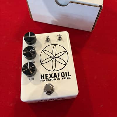 Red River Amplification Hexafoil Harmonic Fuzz - White image 3