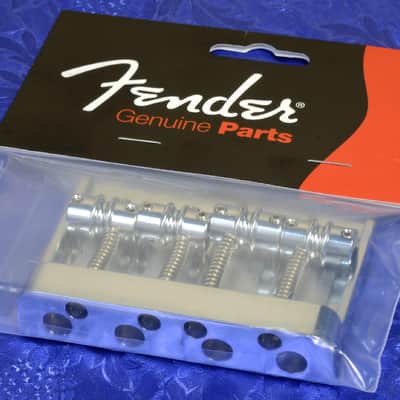 Genuine Fender ® Deluxe High Mass Bass Bridge 0081460049 with Mounting Screws image 1