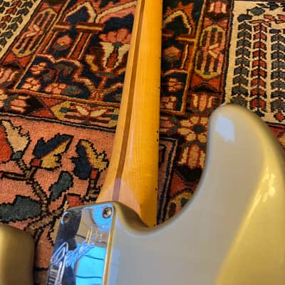 Fender American Standard Stratocaster with Maple Fretboard 1997 - Inca Silver image 9