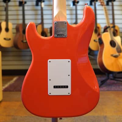 Squier Limited Edition Squier Sonic Stratocaster Electric Guitar Fiesta Red image 3