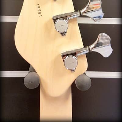 Clover Apeiron H4, Vintage White Gloss image 8