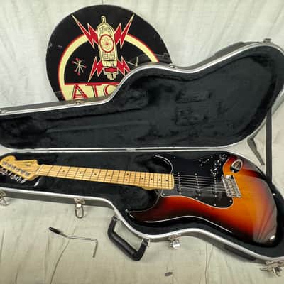 Fender American Standard Stratocaster Guitar with Case 2013 - 3-Color Sunburst / Maple neck image 1