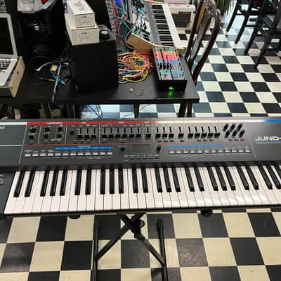 Roland Juno-X 61-Key Programmable Polyphonic Synthesizer 2022 - Present - Black