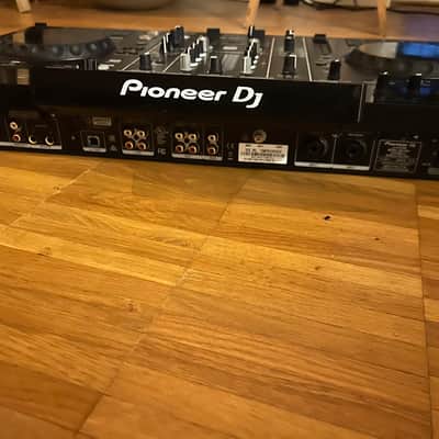 Pioneer XDJ-RX2 Professional Digital DJ System with Touchscreen 2020 - Black image 10