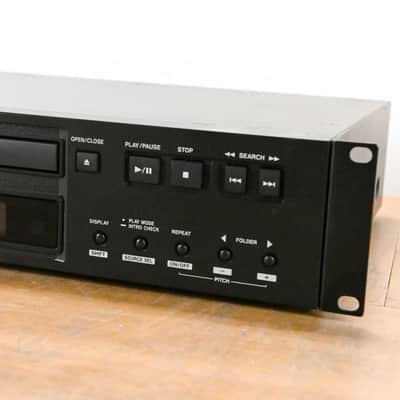 TASCAM CD-200iL Professional CD Player & iPod Dock CG01XZE | Reverb