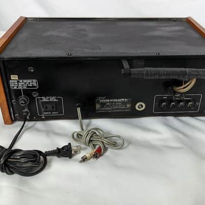 Marantz 2020 AM/FM Stereo Tuner w/ Wood Case - 1978 Silver image 8