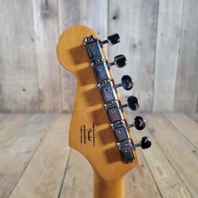 Squier Classic Vibe 60's Stratocaster 2024 - Candy Apple Red image 6