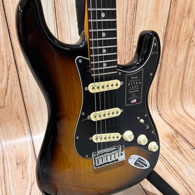 Fender American Ultra Luxe Stratocaster RW 2CS image 3