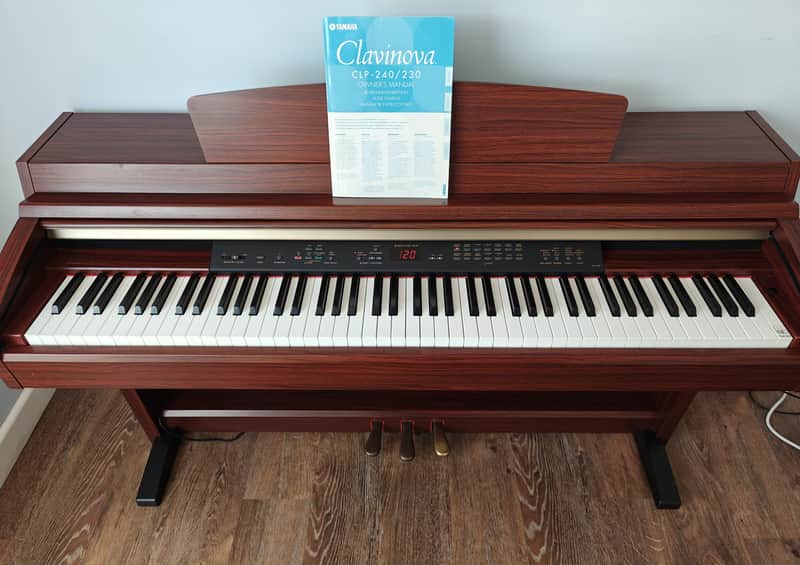 Yamaha Clavinova CLP-230 2006 - Mahogany image 1