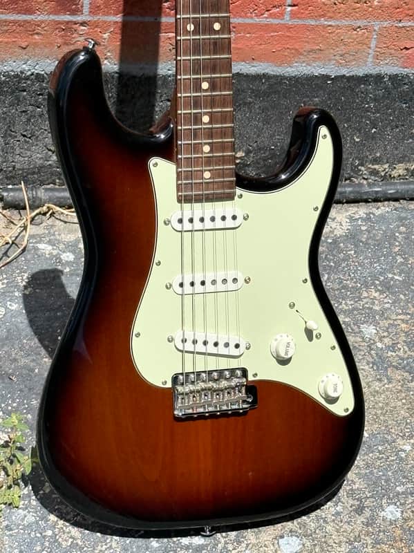 Suhr Classic S 2026 - killer Strat w/a Roasted Maple Neck & Body making great noise ! image 1