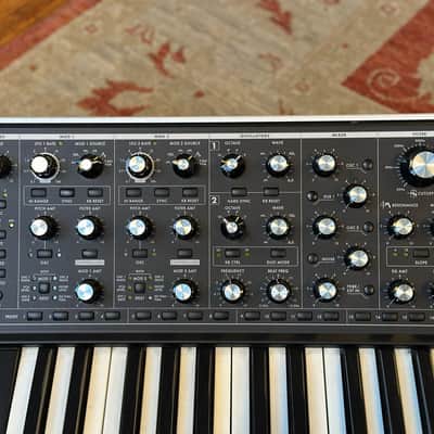 Moog Subsequent 37 Paraphonic Analogue Synthesier image 3