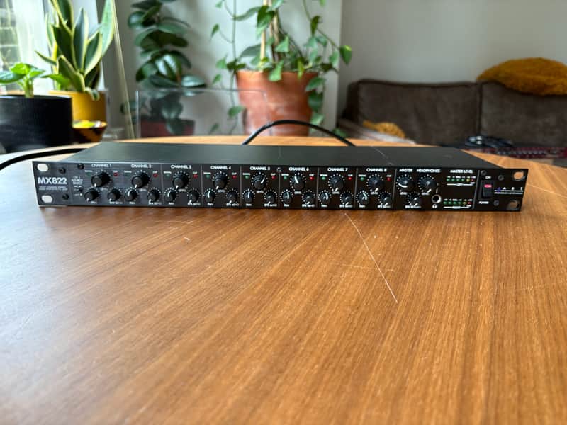 ART mx822 8 channel stereo line mixer image 1