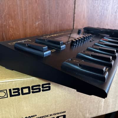 Boss GT-100 Multi Effects and Amp Modelling Guitar Pedal w/ box image 6