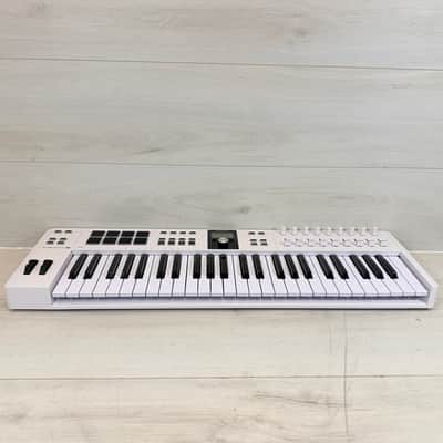 Arturia KeyLab Essential 49 MK3 USB MIDI Controller Keyboard White 2023 image 6